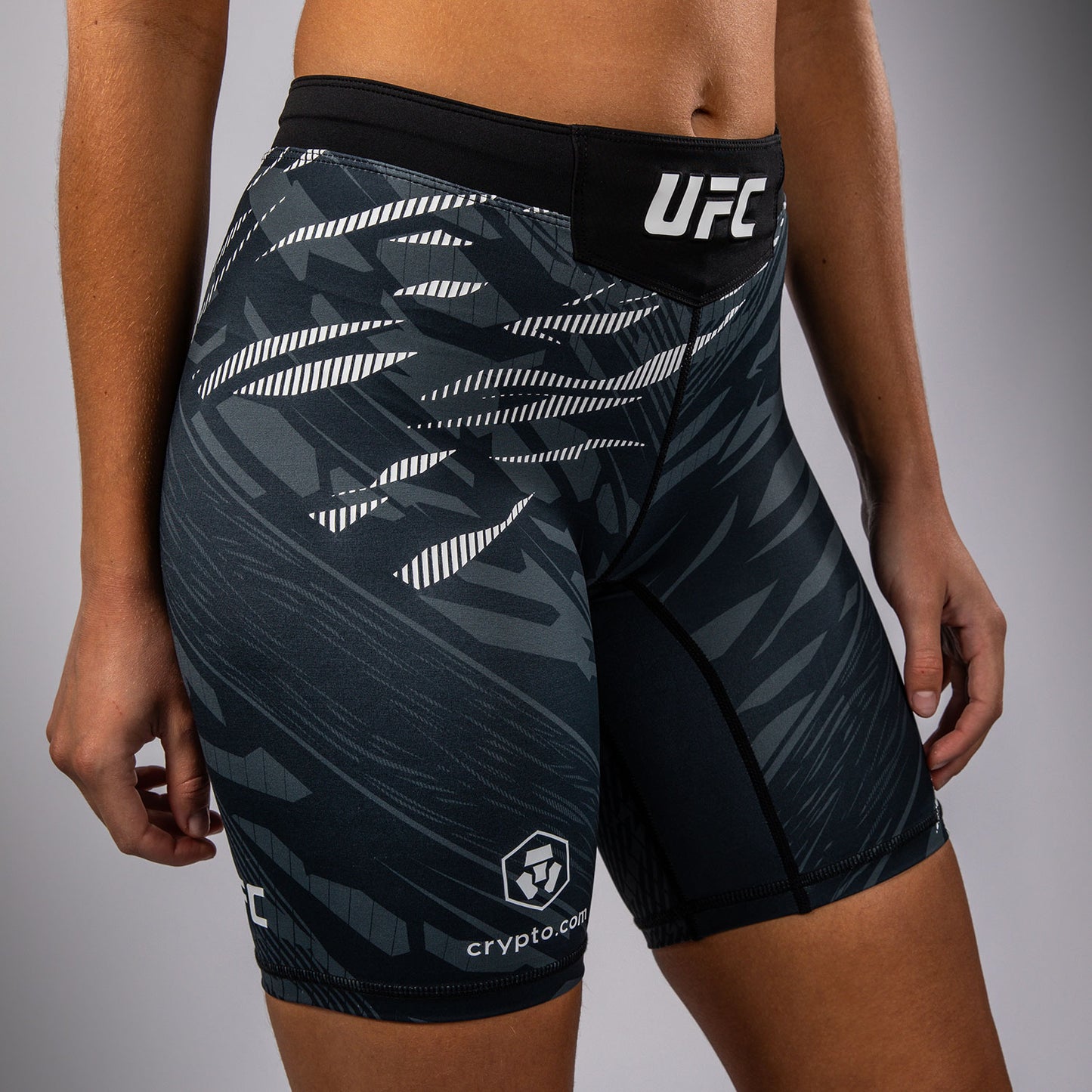 UFC Fusion by Venum Authentic Fight Night Vale Tudo Shorts voor Dames - Lang Fit - Zwart