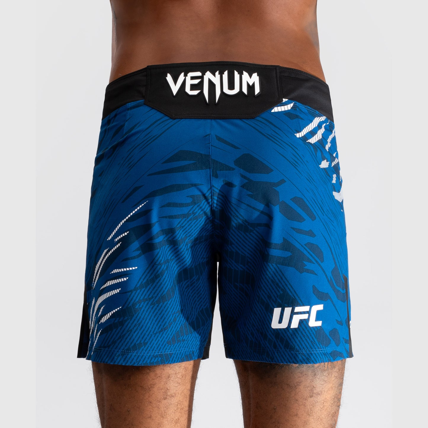 UFC Fusion by Venum Personalized Authentic Fight Night Fight Shorts voor Heren - Kort Fit - Blauw