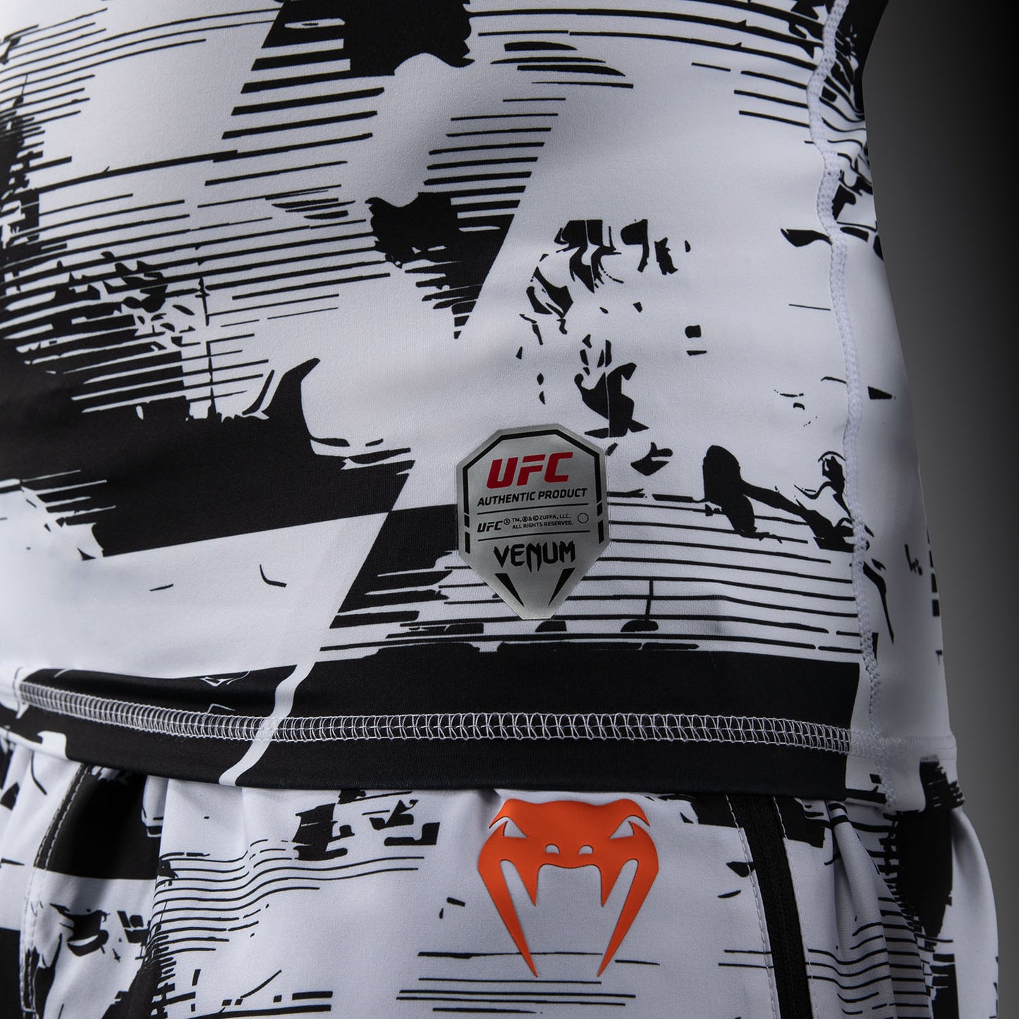 UFC Zenith by Venum Authentic Fight Week Performance Longsleeve Rashguard Heren - Wit