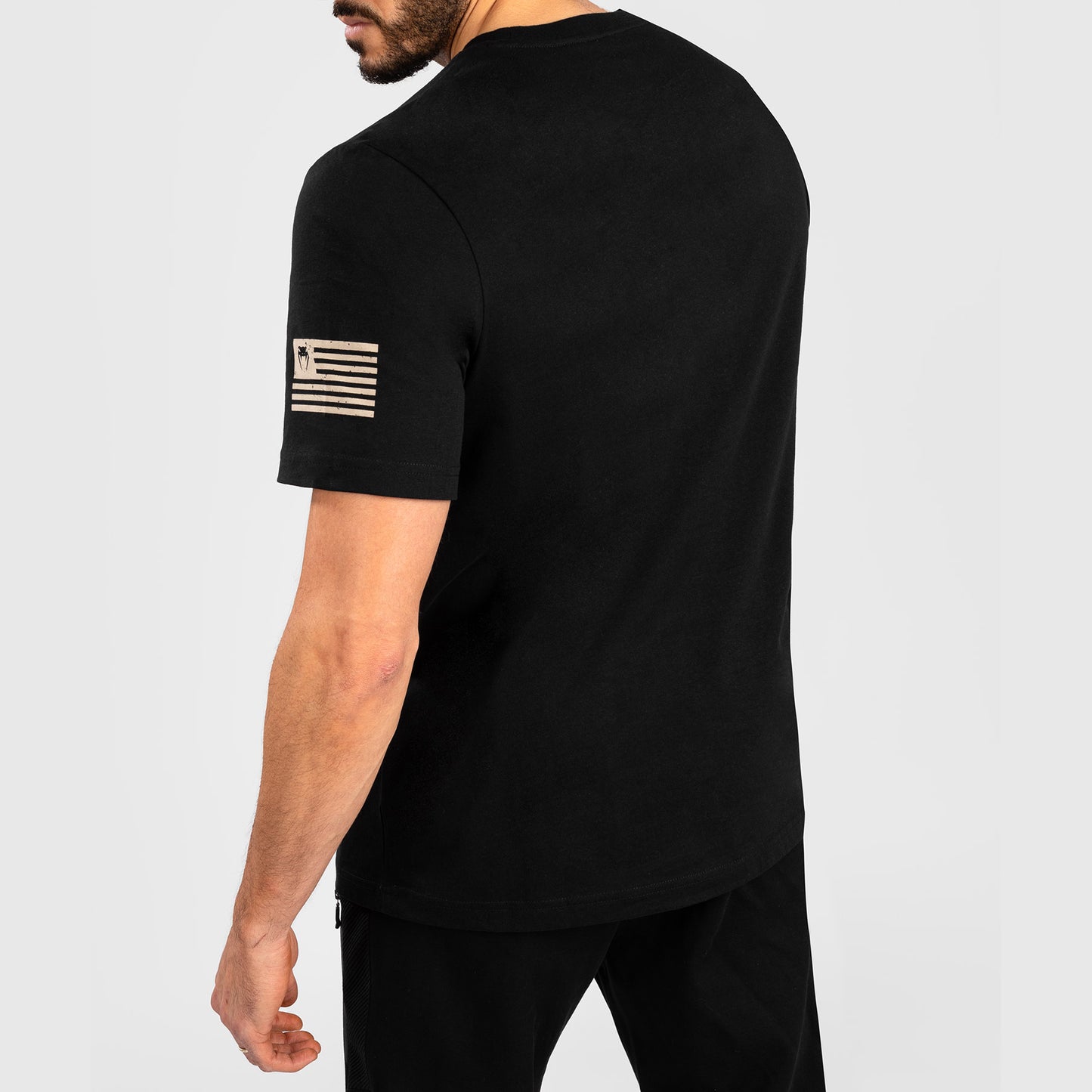 VENUM GIANT USA T-SHIRT - REGULAR FIT - ZWART