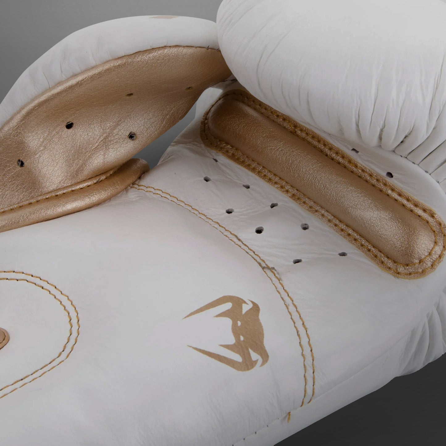 Venum Giant 3.0 Bokshandschoenen - nappaleer - wit/goud