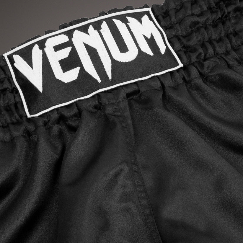 Venum Classic Muay Thai Shorts - Zwart/Wit
