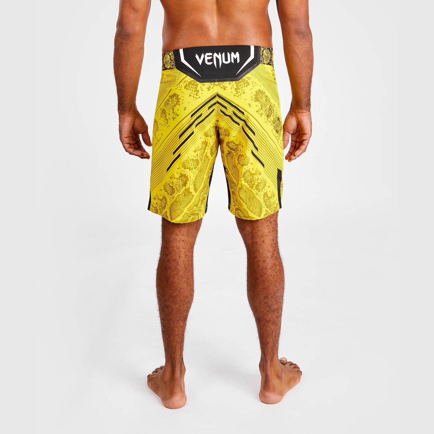 UFC Adrenaline by Venum Gepersonaliseerd Authentic Fight Night Heren Fight Short - Long Fit - Geel