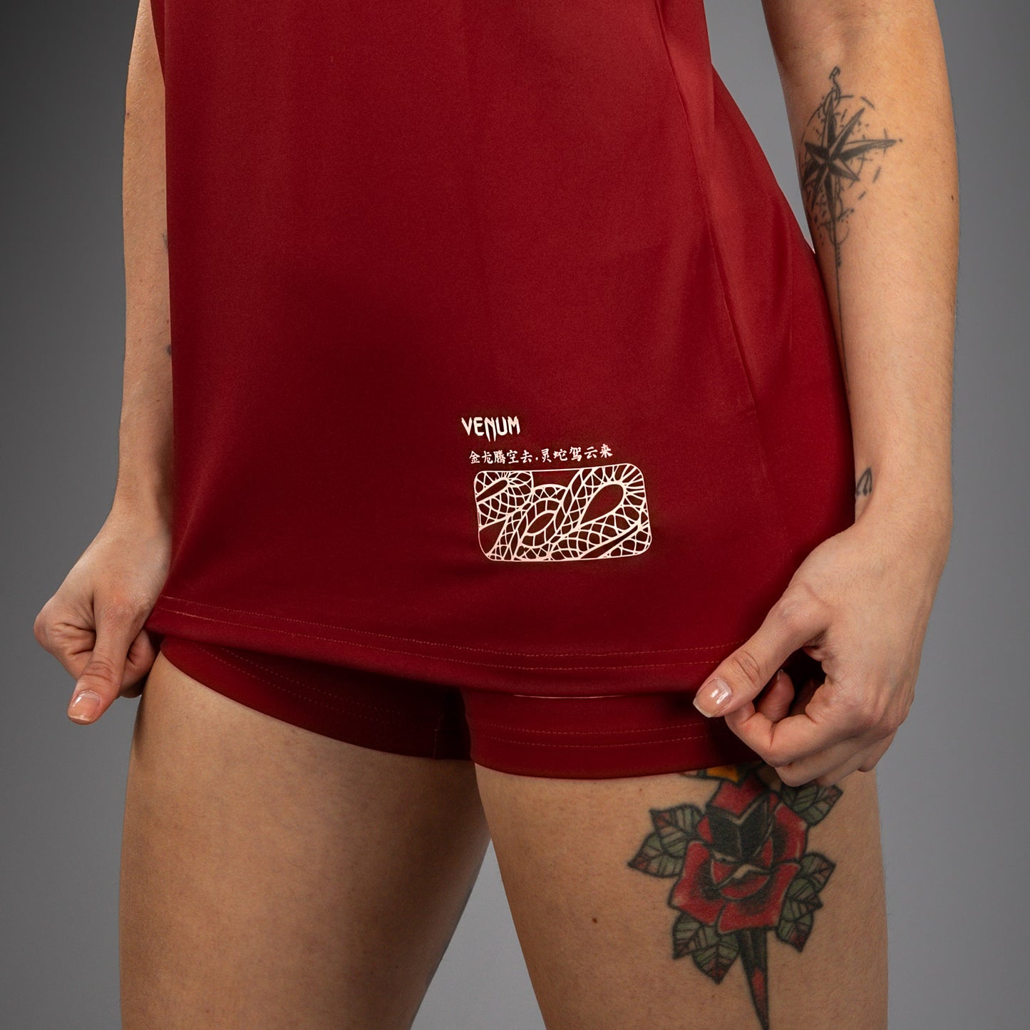 Venum Serpenti Women’s Dry-Tech T-shirt – Bourgondië/Ivoor