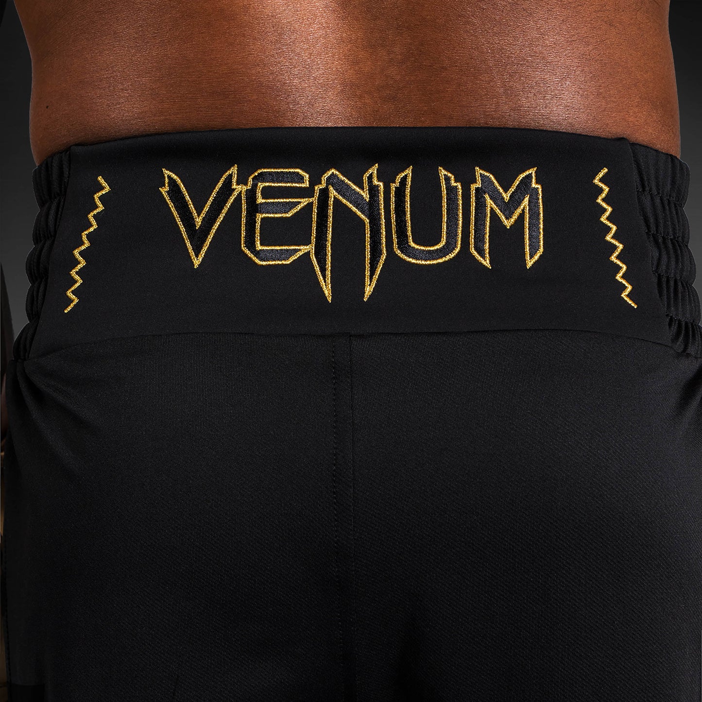 Venum Classic Boksshort - Zwart/Goud