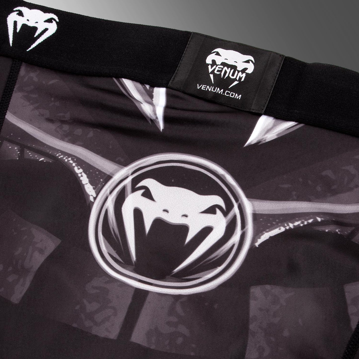 Vale Tudo Shorts Venum Gladiator 3.0 - zwart/wit