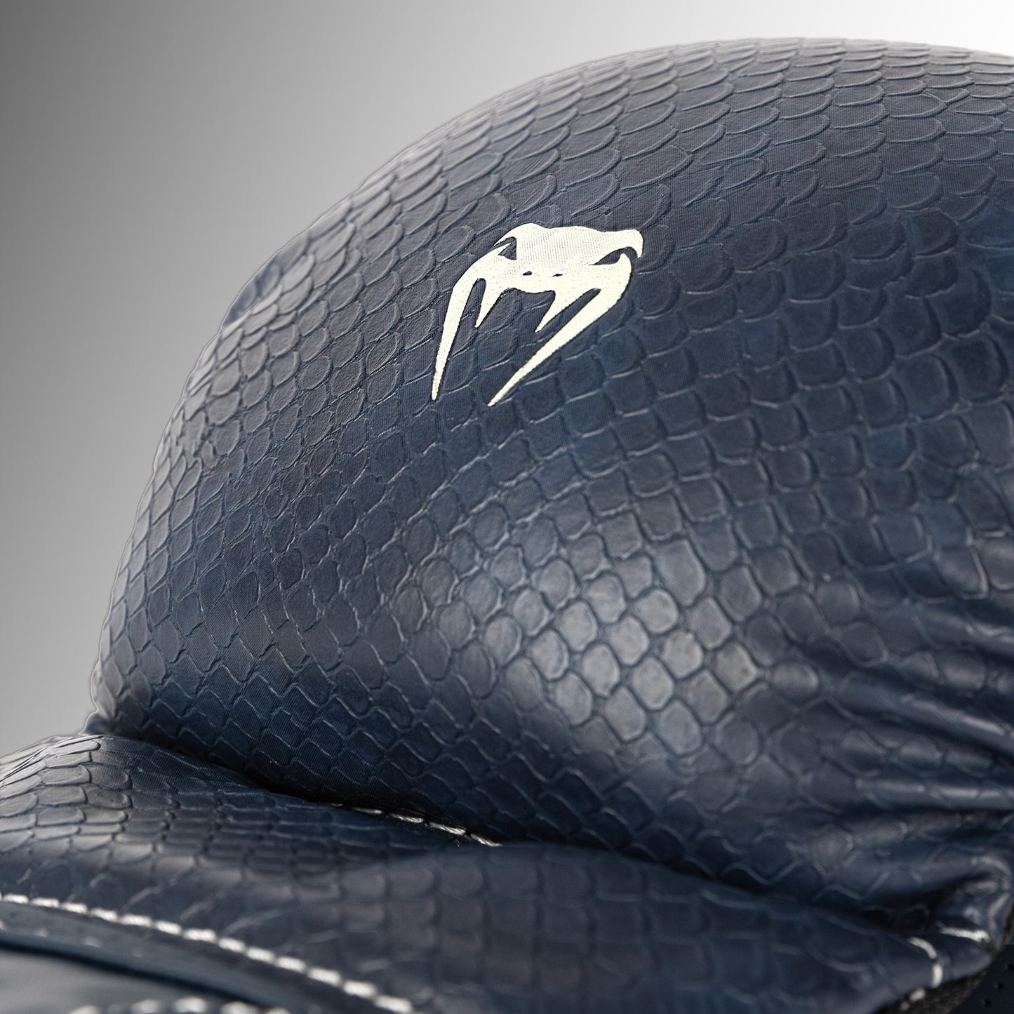 Venum Impact Evo Scales MMA Sparring Handschoenen – Middernachtblauw