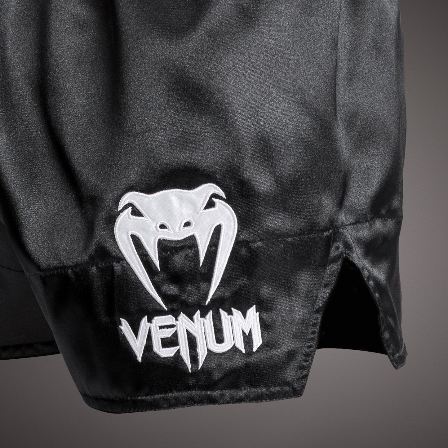 Venum Classic - Muay Thai Short Wit/Zwart/Wit