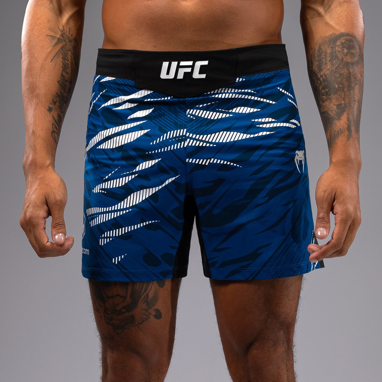 UFC Fusion by Venum Authentic Fight Night Fight Shorts voor Heren - Kort Fit - Blauw