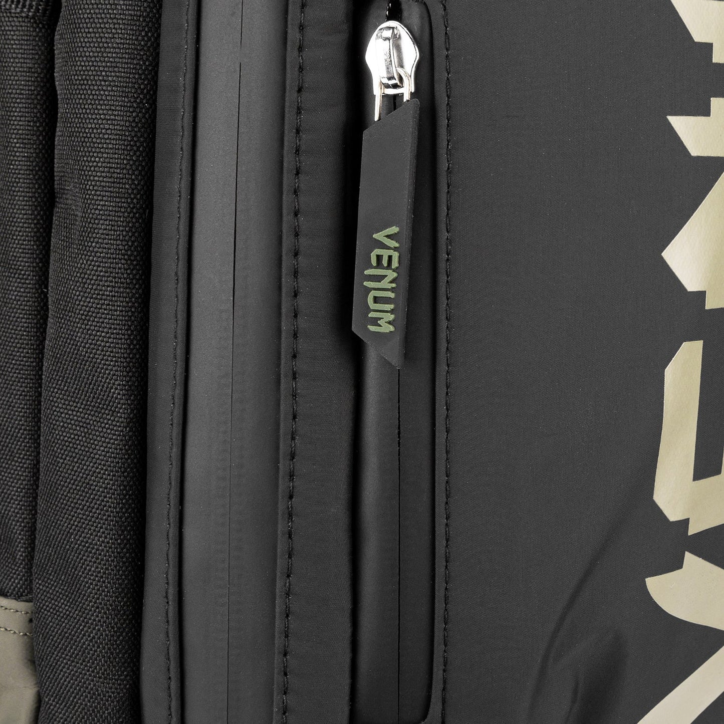 Venum Challenger Pro Evo Rugzak (20-25L) – Kaki/Zwart