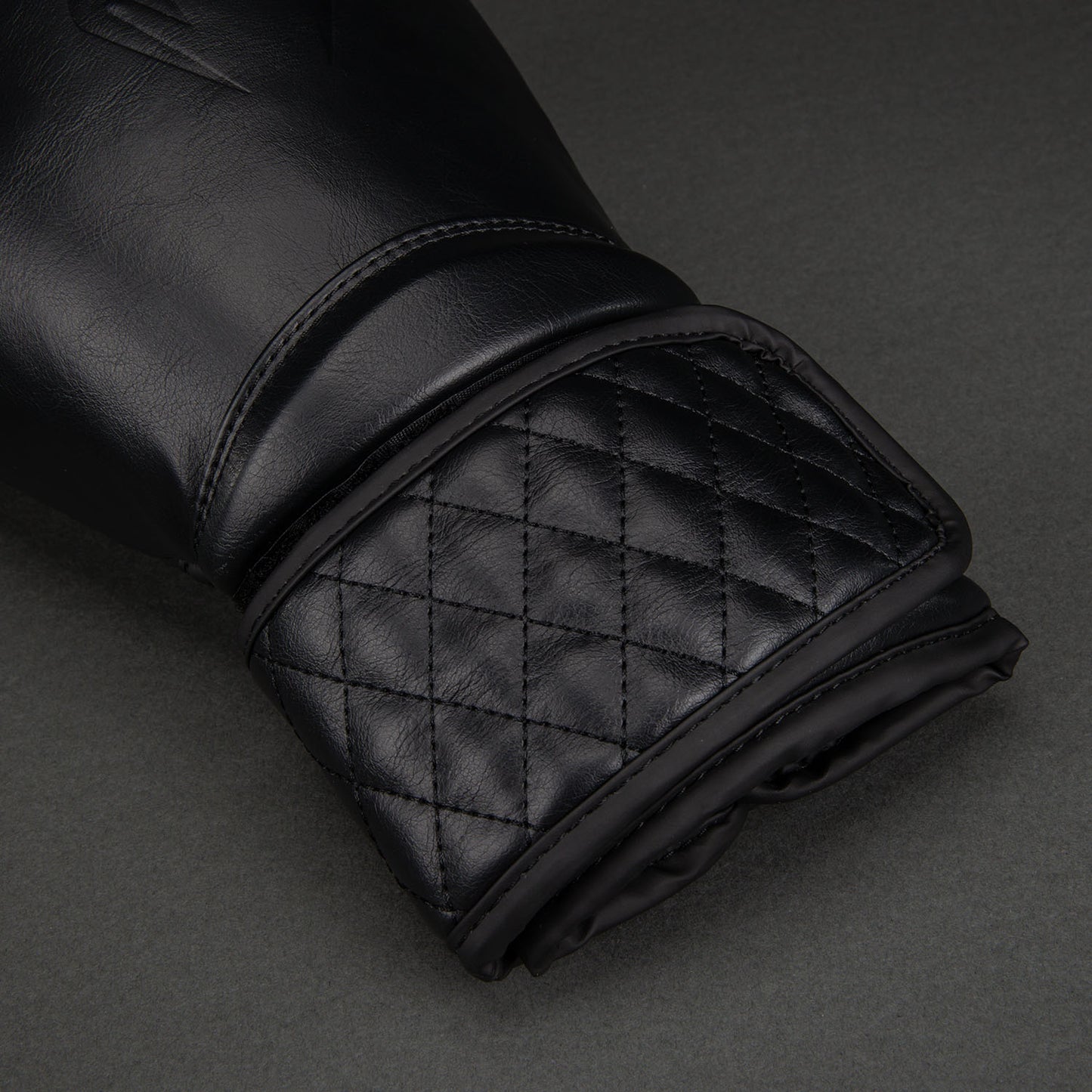 Venum Impact Classic Bokshandschoenen - Zwart