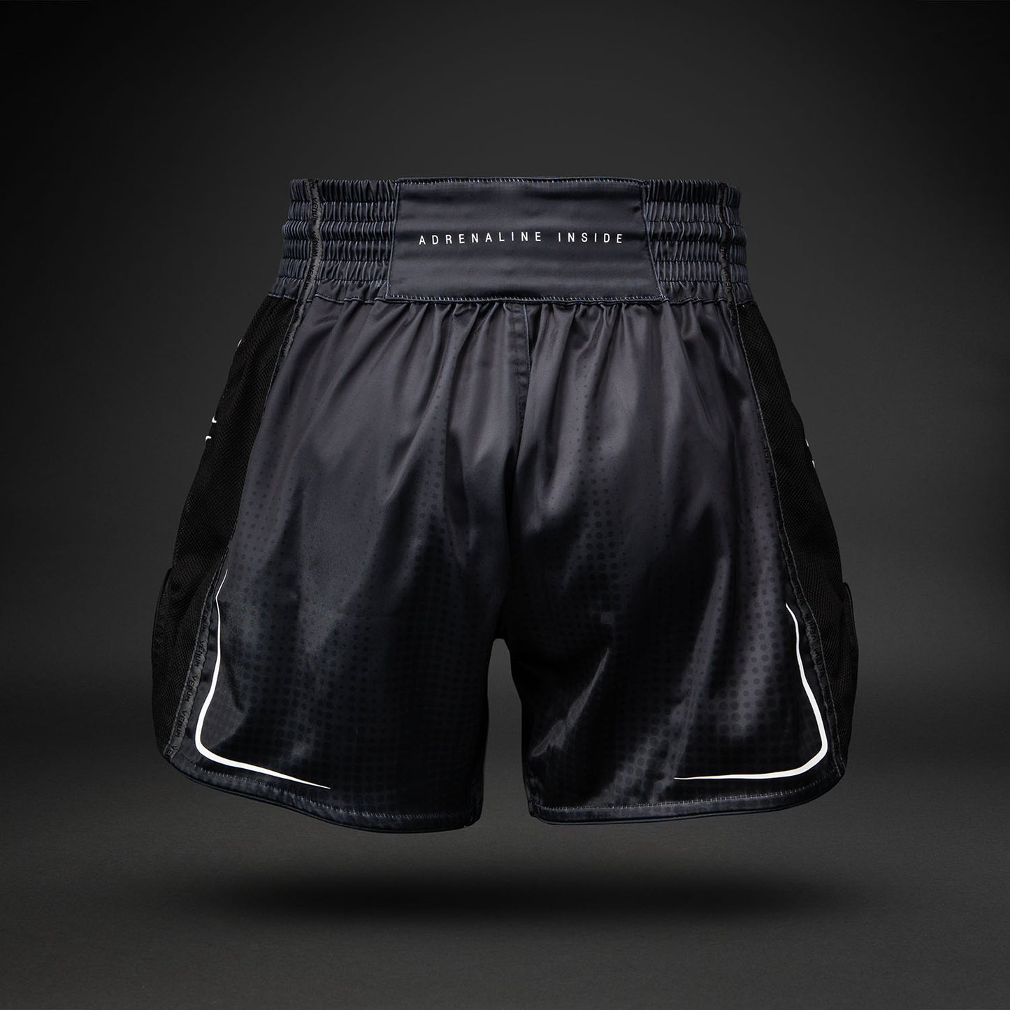 Venum Stealth Muay Thai Short – Zwart/Wit