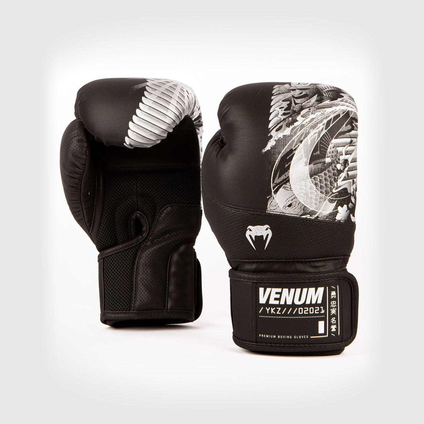 Venum YKZ21 bokshandschoenen - Zwart/Zilver