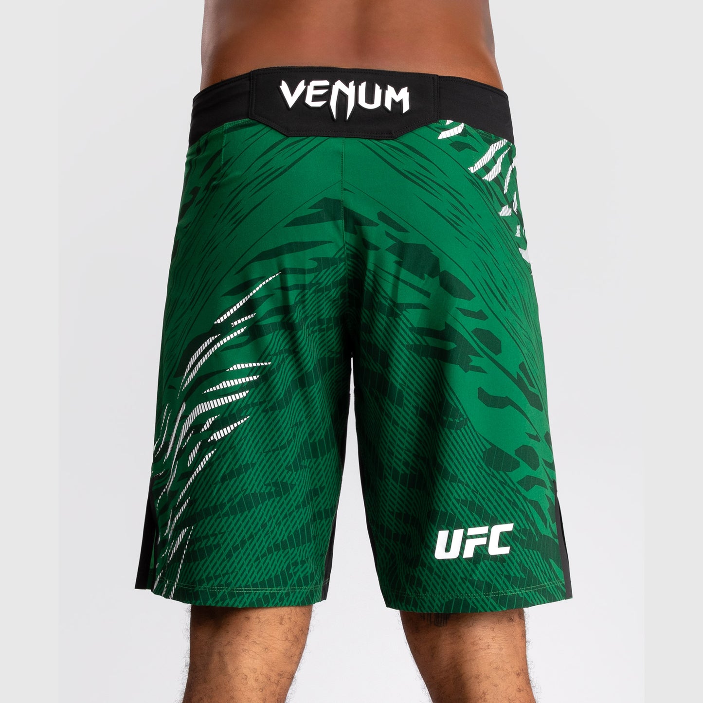 UFC Fusion by Venum Personalized Authentic Fight Night Fight Shorts voor Heren - Lang Fit - Groen