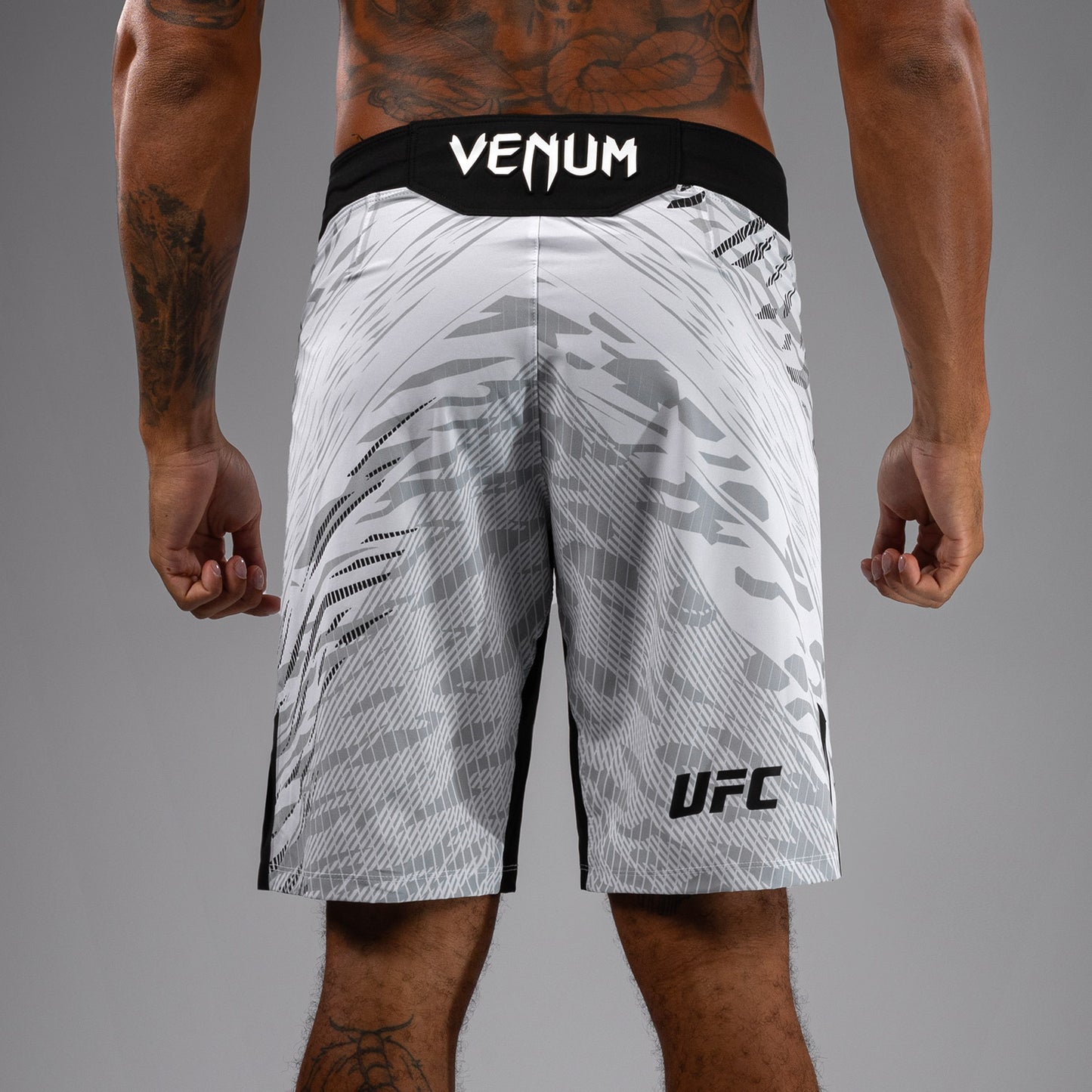 UFC Fusion by Venum Authentic Fight Night Fight Shorts voor Heren - Lang Fit - Wit