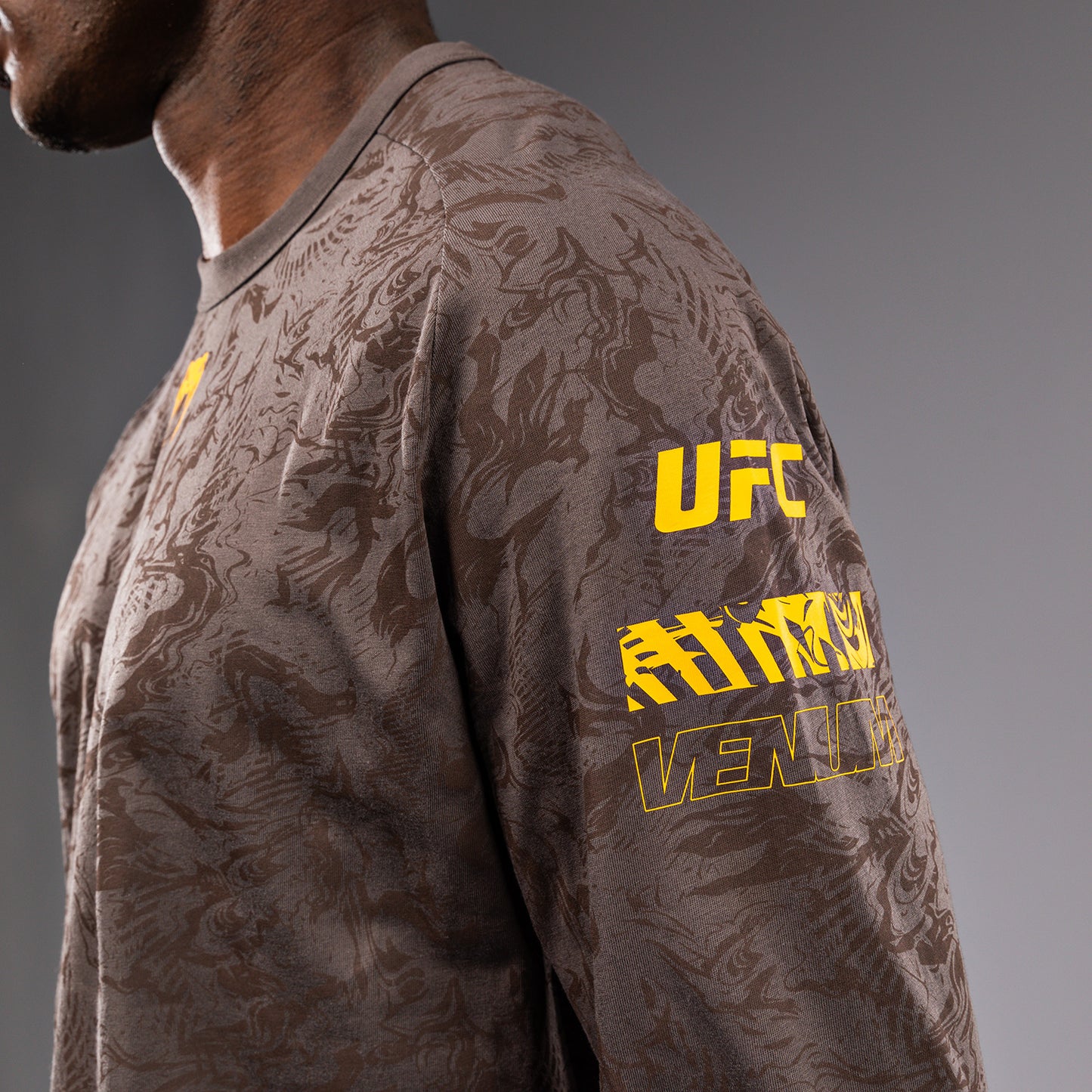 UFC Fusion by Venum Fight Week Lange Mouwen T-shirt voor Heren - Earthen Brown