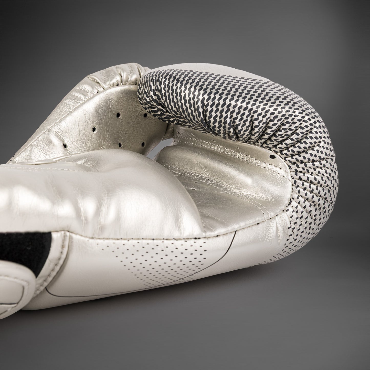 Venum Nexus Bokshandschoenen – Zilver/Zwart