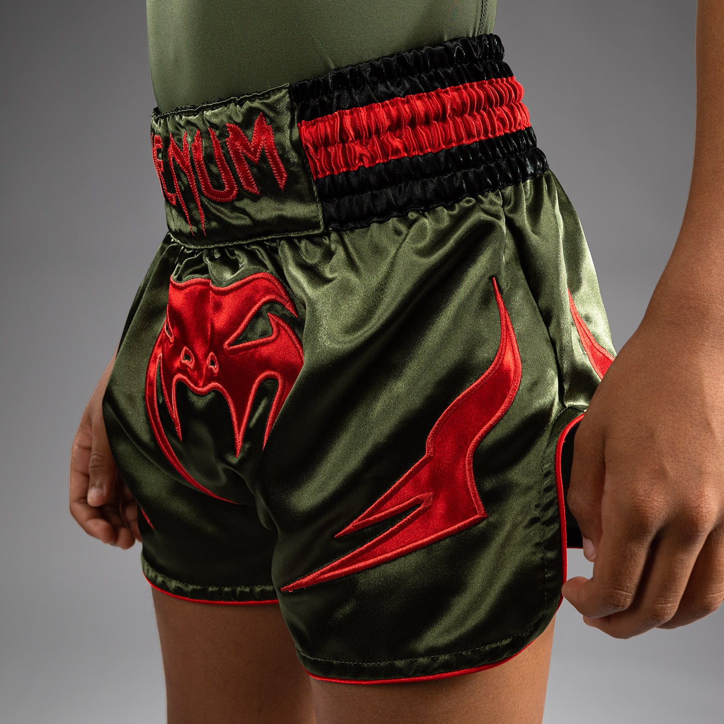 Venum Inferno Muay Thai Shorts voor Kinderen - Army Green/Orange