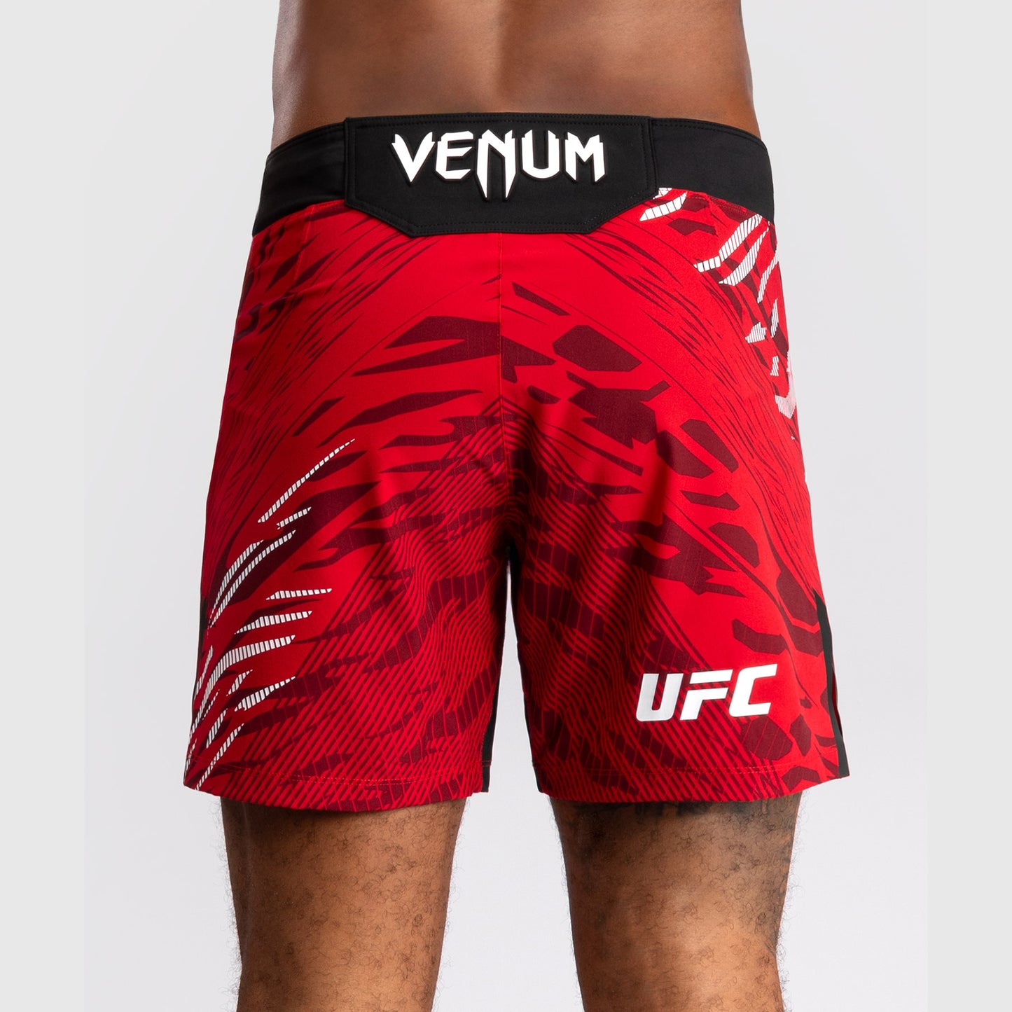 UFC Fusion by Venum Personalized Authentic Fight Night Fight Shorts voor Heren - Kort Fit - Rood