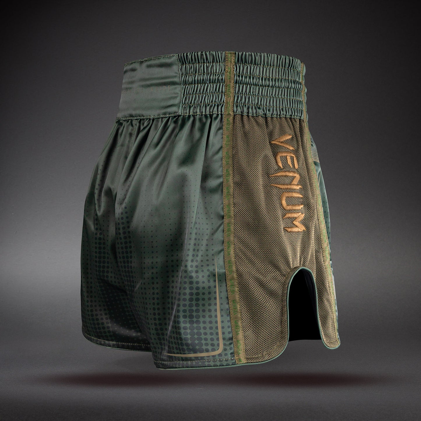 Venum Stealth Muay Thai Short – Kaki/Donkergroen