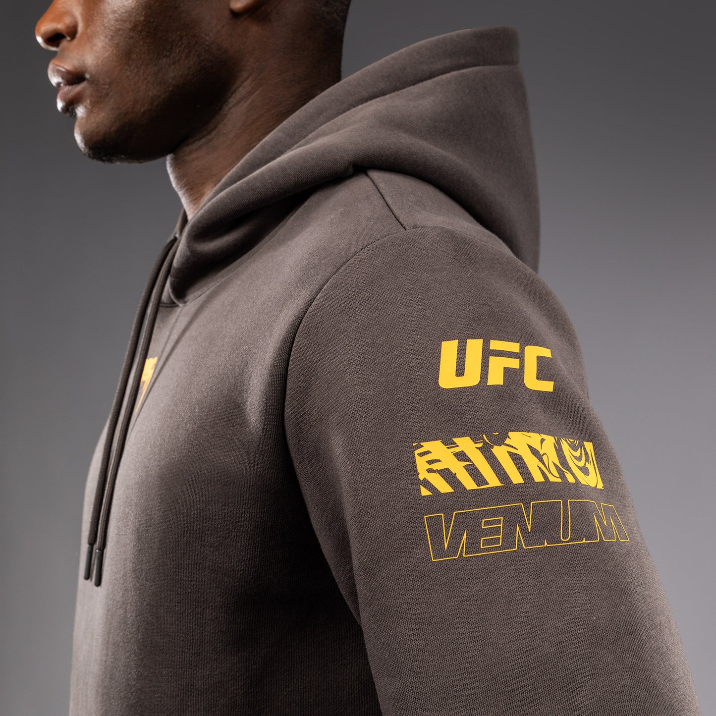 UFC Fusion by Venum Fight Week Hoodie voor Heren - Solid Earthen Brown