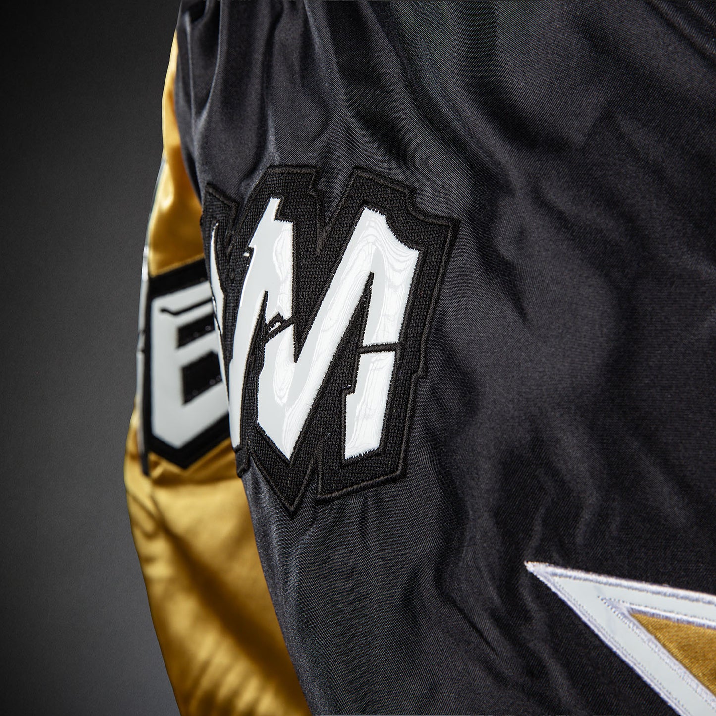 Venum Inferno 2.0 Muay Thai Shorts - Zwart/Goud