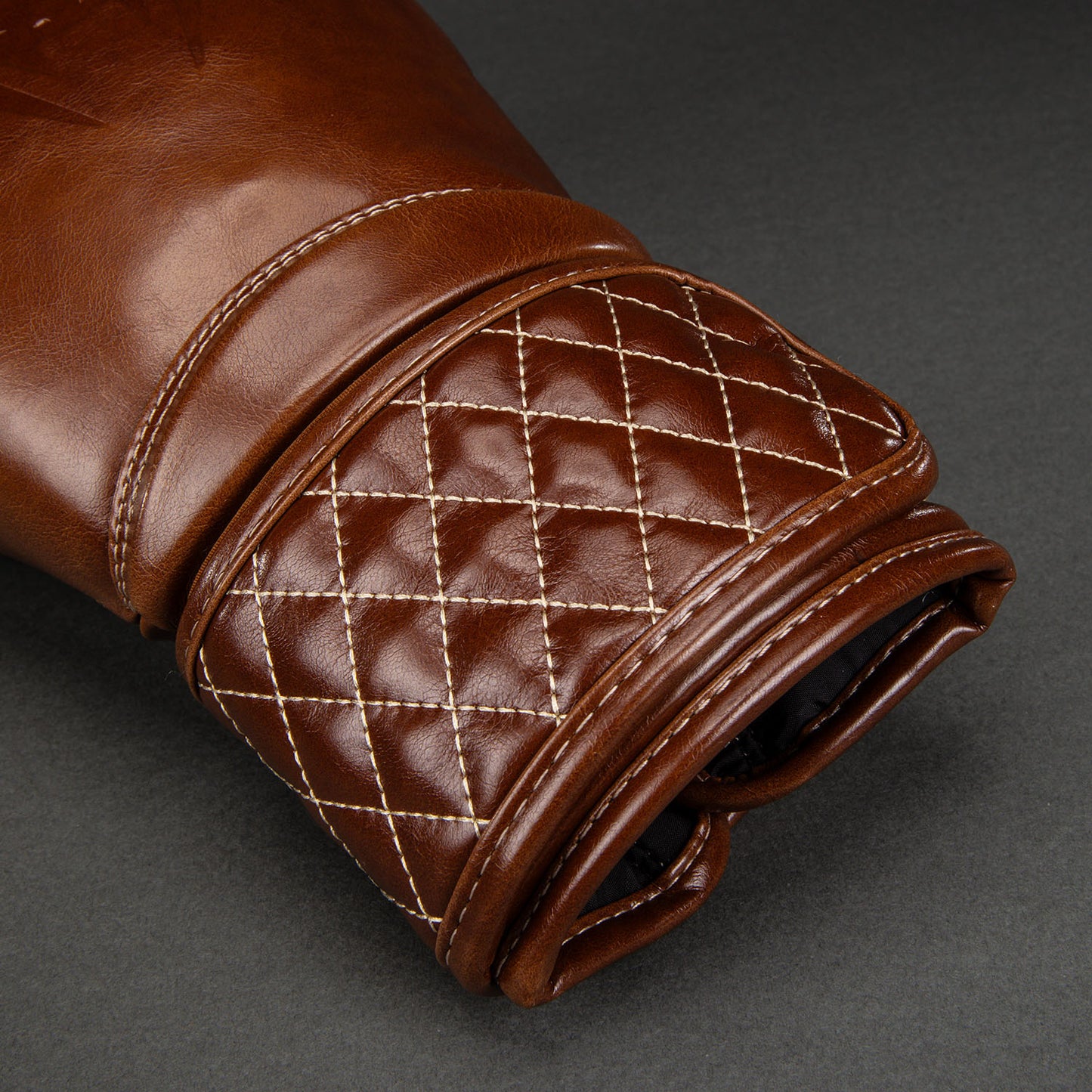 Venum Impact Classic Bokshandschoenen - Glanzend Havana