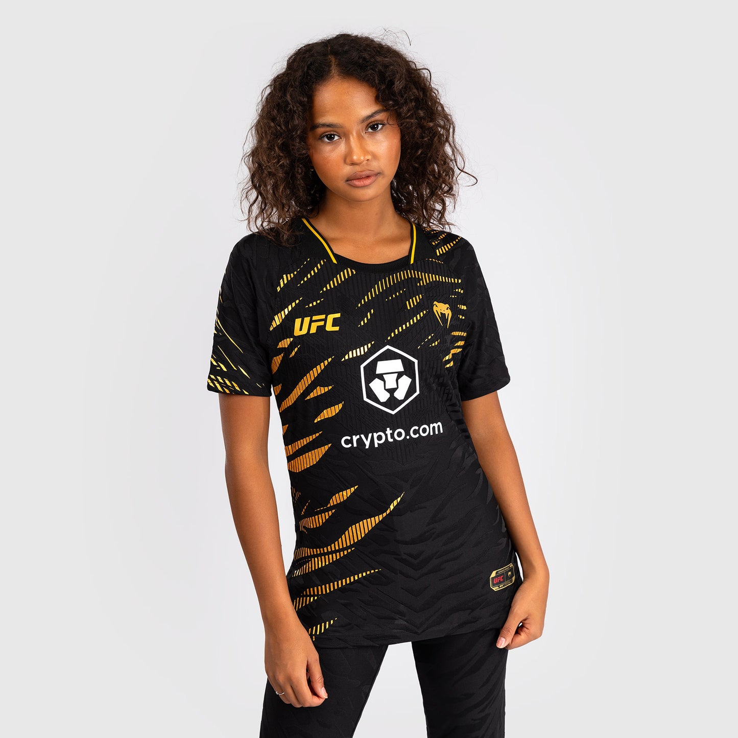 UFC Fusion by Venum Personalized Authentic Fight Night Exit T-shirt voor Dames - Kampioen