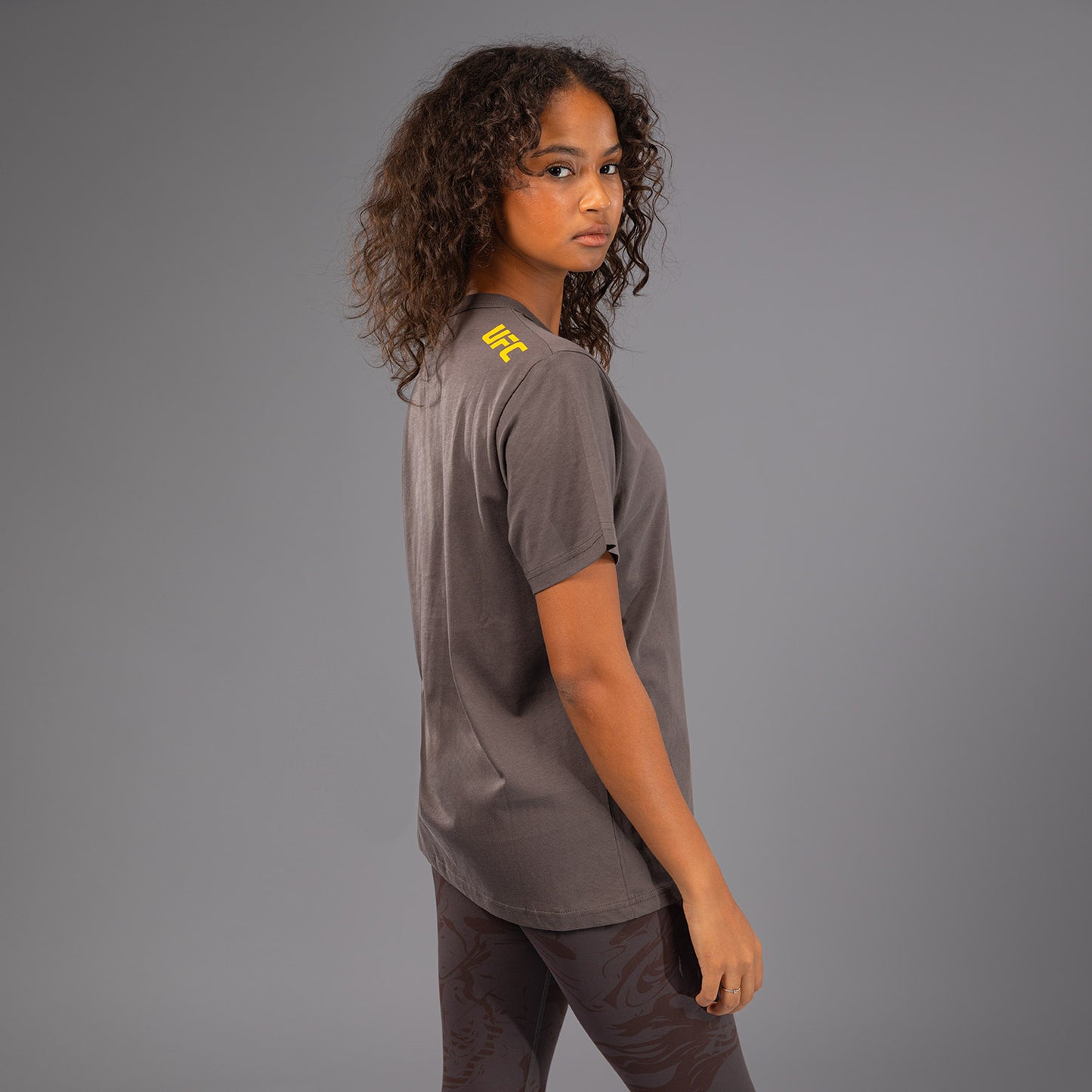 UFC Fusion by Venum Fight Week Korte Mouwen T-shirt voor Dames - Solid Earthen Brown