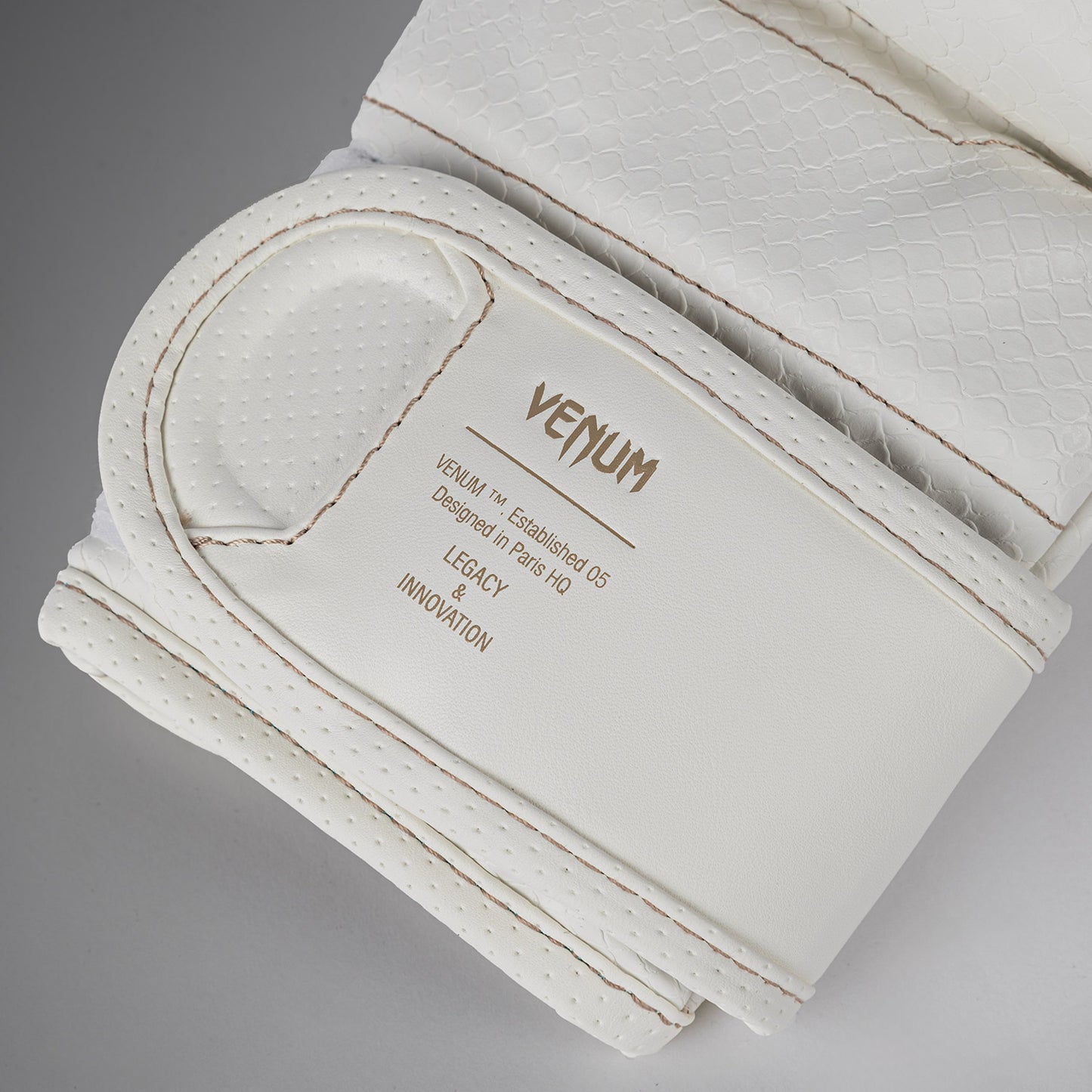 Venum Impact Evo Scales MMA Sparring Handschoenen – Ivoor