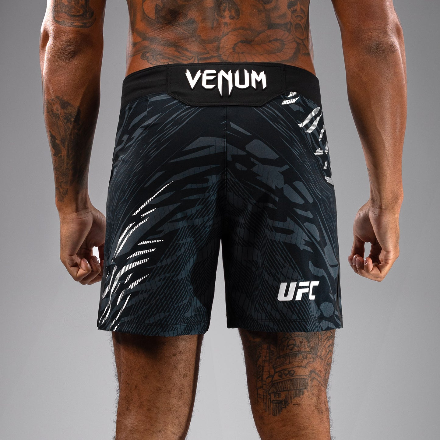 UFC Fusion by Venum Authentic Fight Night Fight Shorts voor Heren - Kort Fit - Zwart