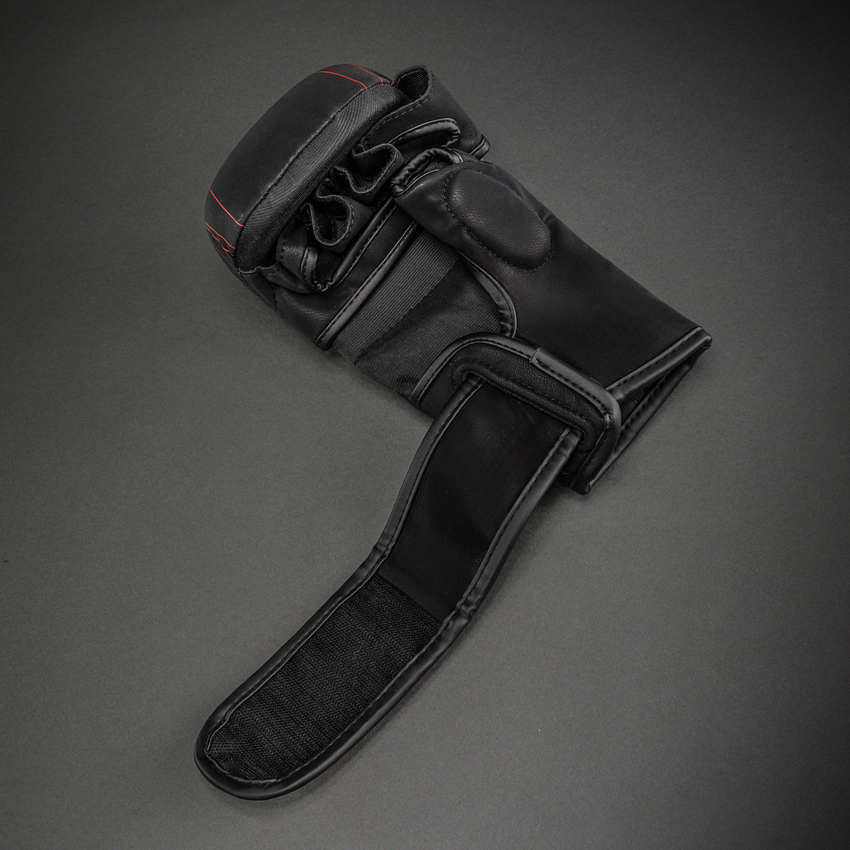 Venum Amazonia Reborn MMA-sparringhandschoenen - Zwart/Rood