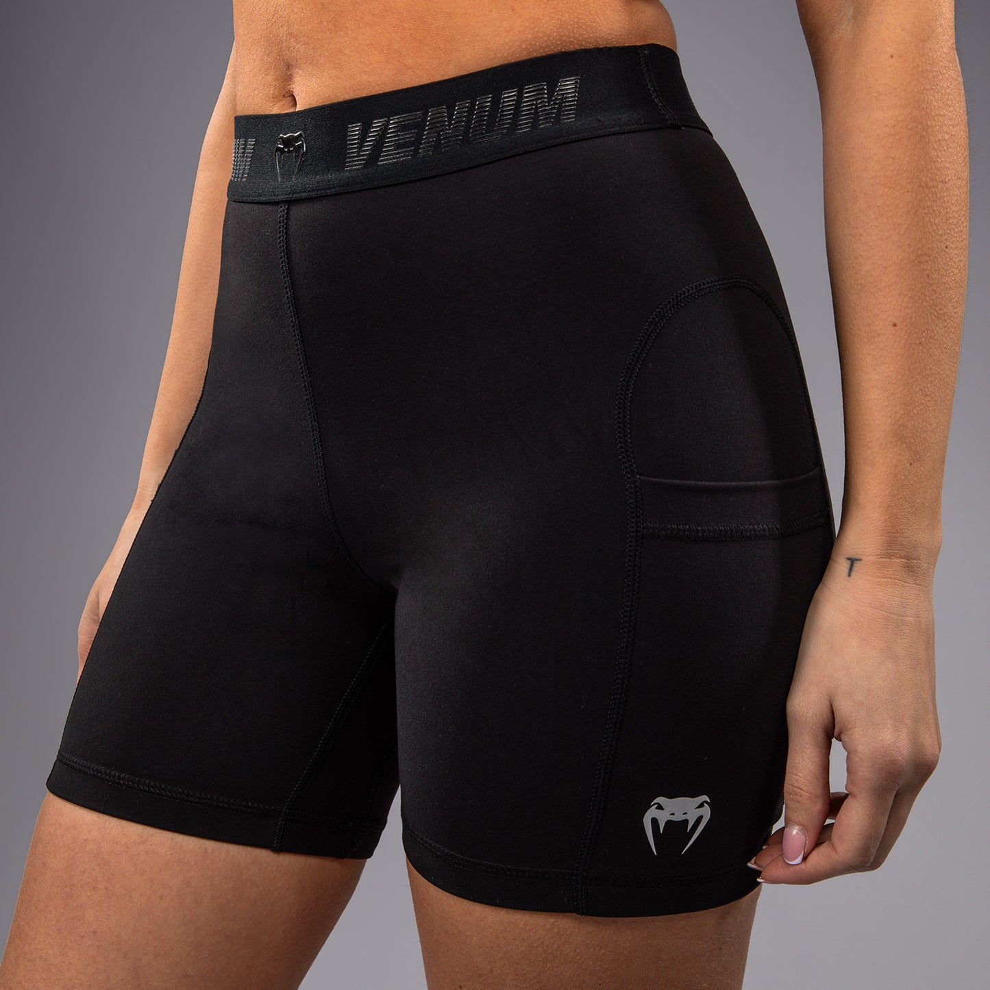 Venum Elevate Dames Lange Vale Tudo Short - Zwart
