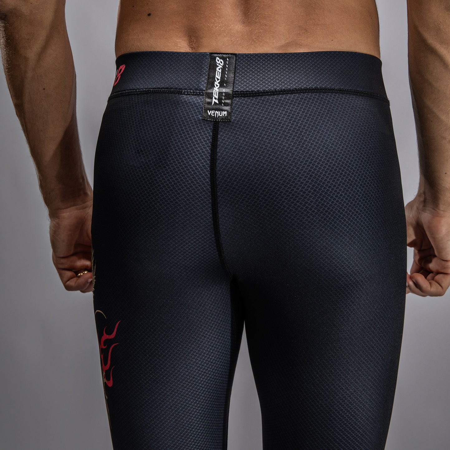 Venum x TEKKEN 8 - Marshall Law Spats - Zwart/Rood/Goud