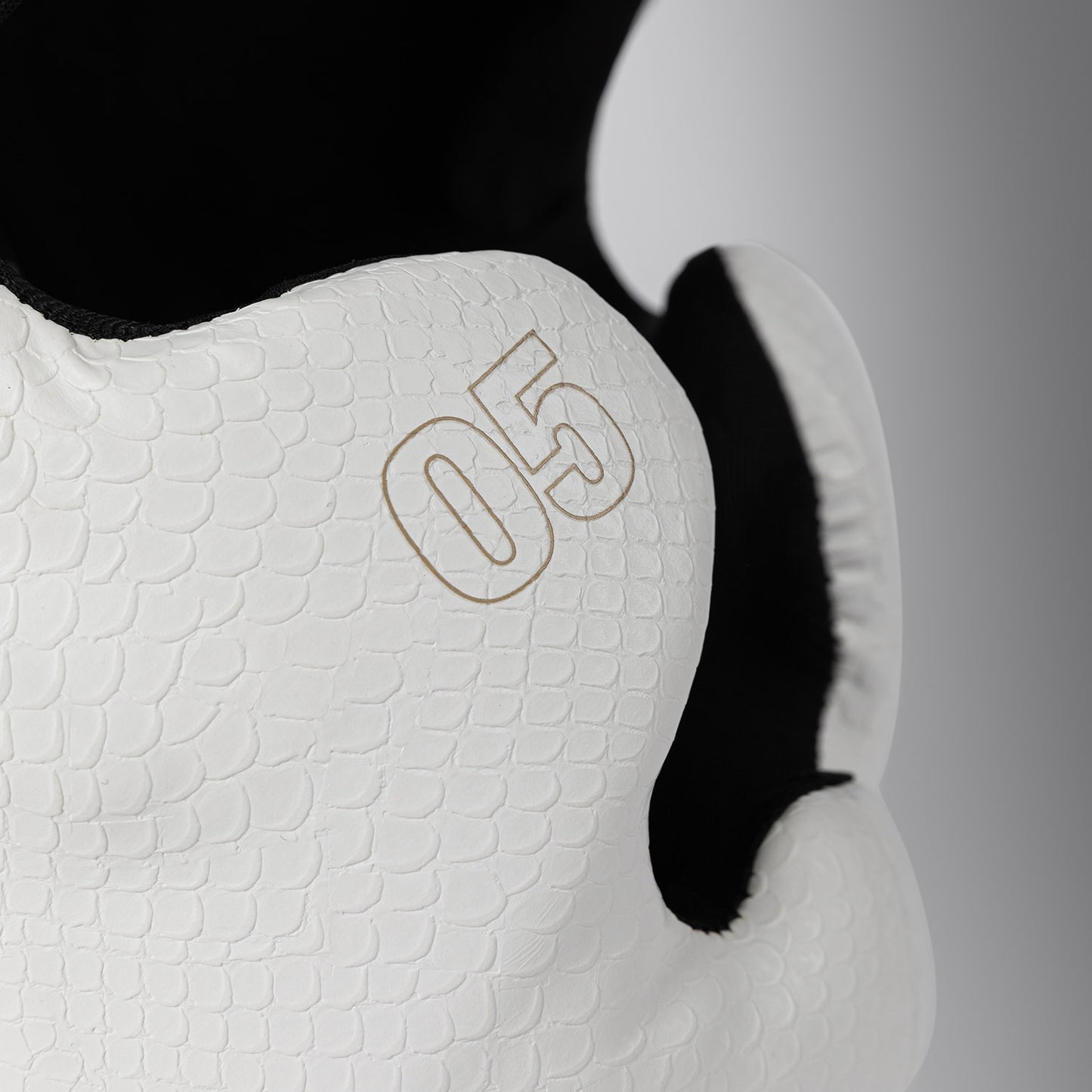 Venum Impact Evo Scales Hoofdbeschermer – Ivoor