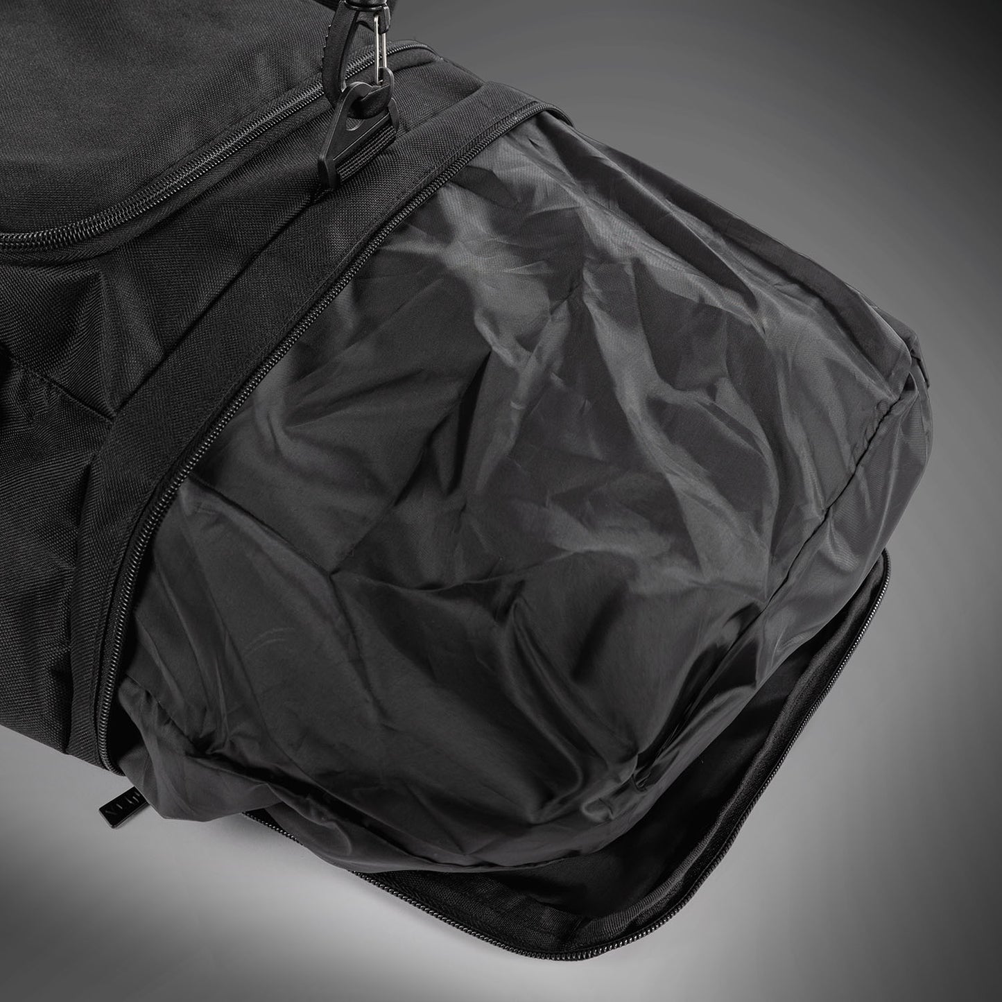 Venum Essential Sporttas (61L) – Zwart
