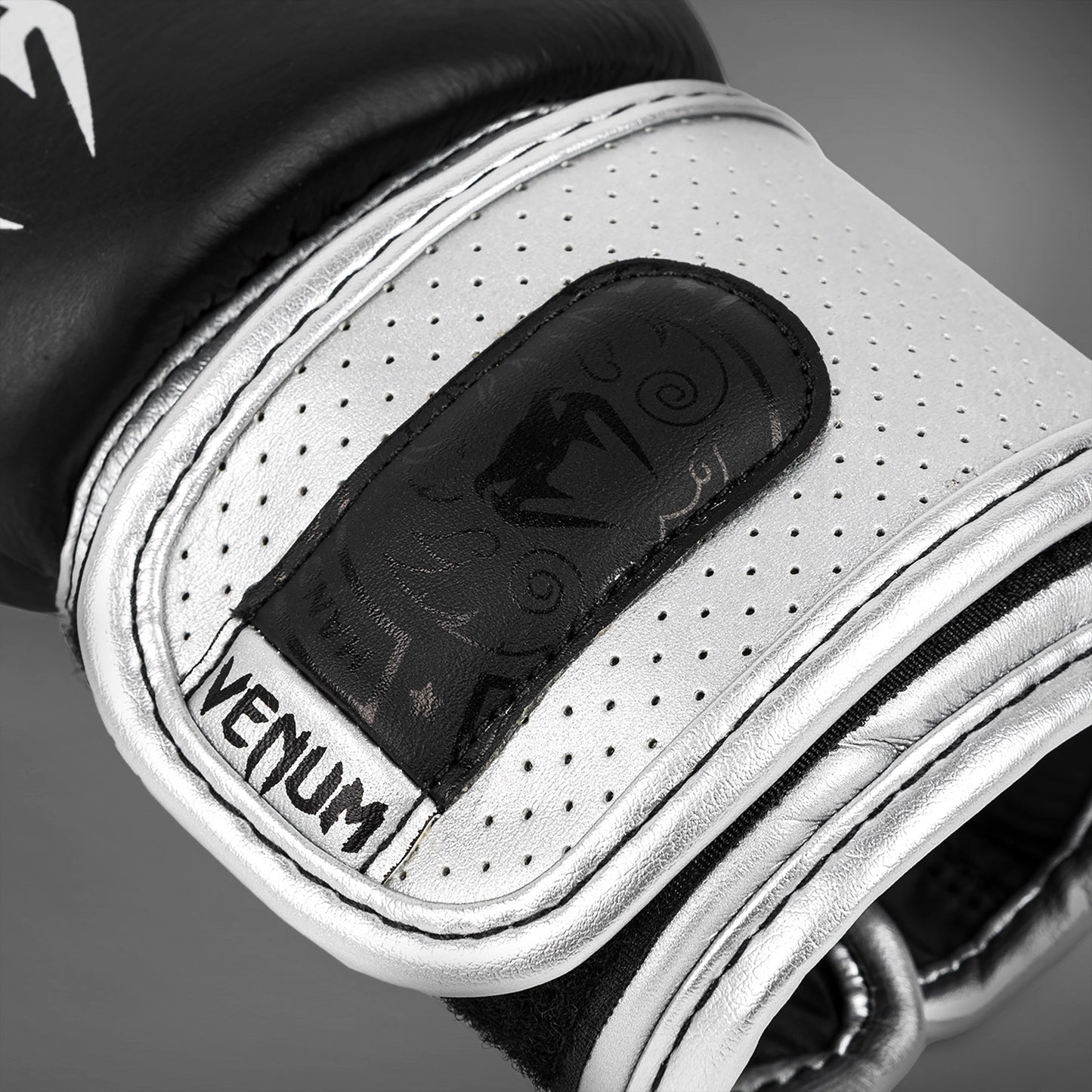 Venum Power 2.0 Bokshandschoenen - Zwart/Zilver