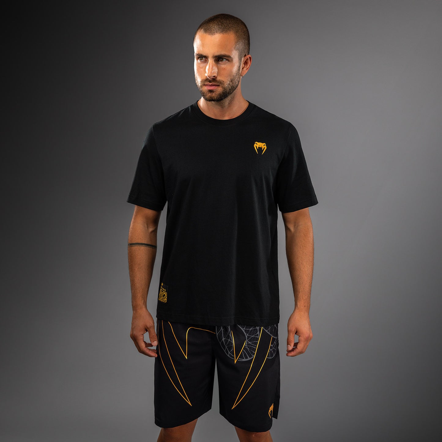 Venum Serpenti T-shirt – Zwart/Zilver/Goud