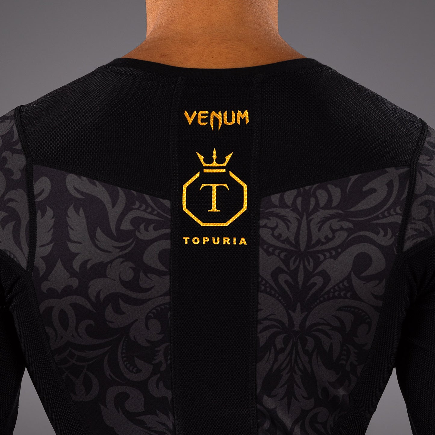 Venum x Topuria Unmatched Edition Langarm Rashguard - Zwart/Goud