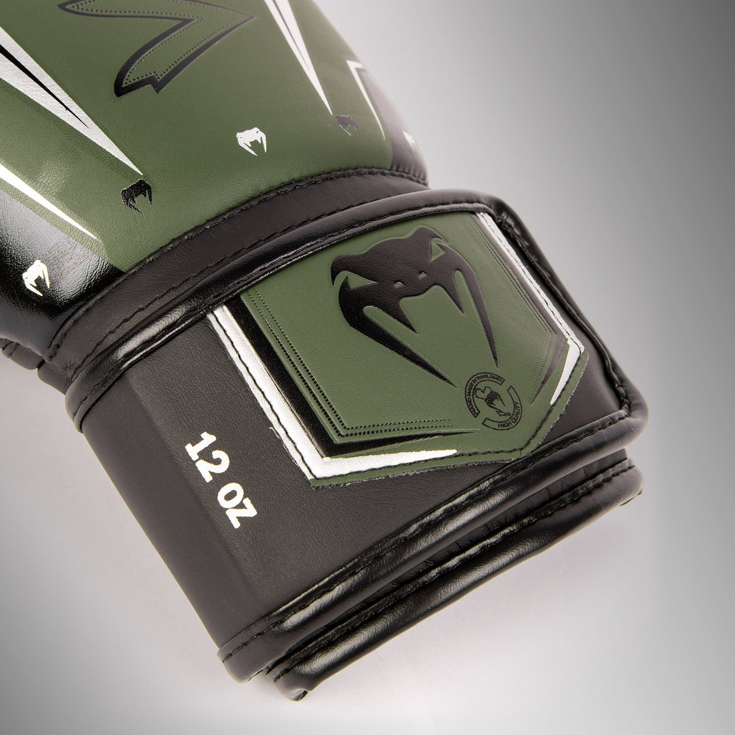 Venum Elite Evo bokshandschoenen - Kaki/Zilver