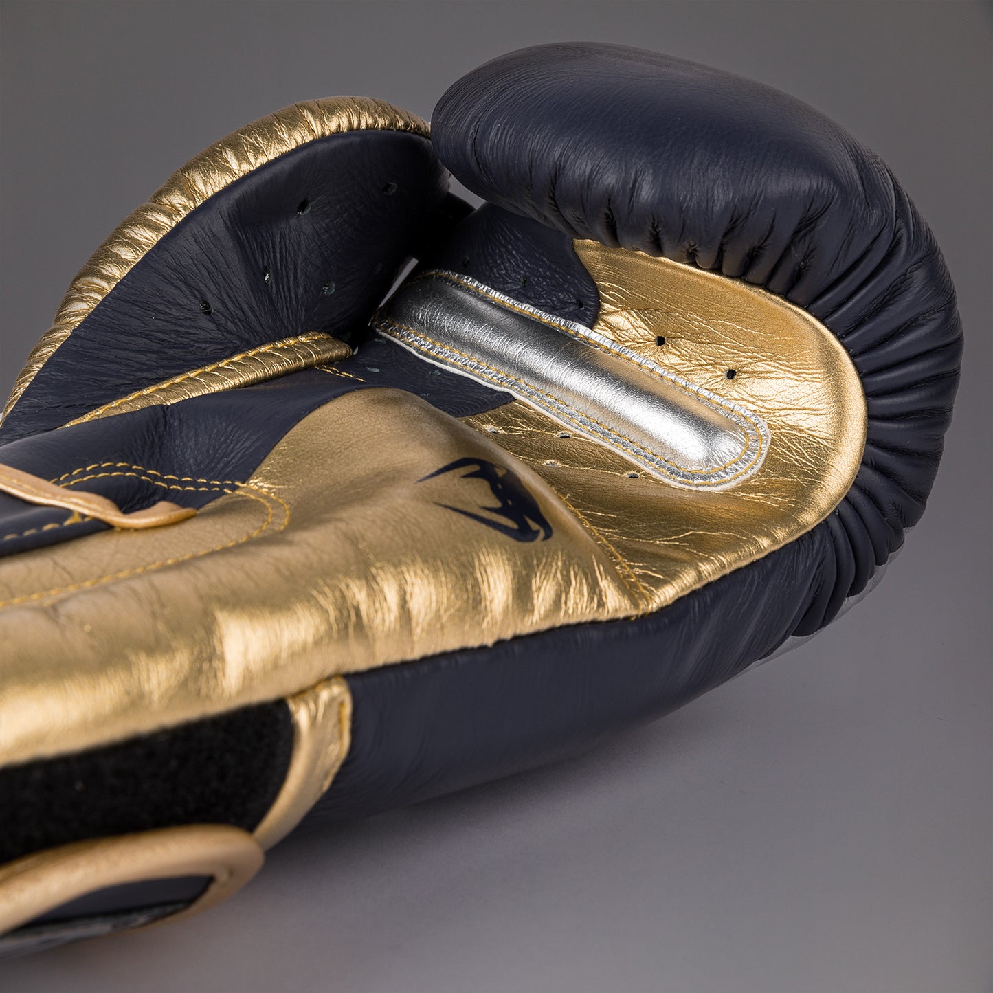Venum Giant 3.0 Bokshandschoenen - Navy/Goud - Speciale Editie