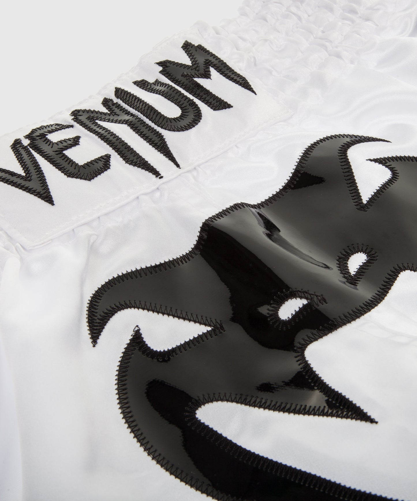 Venum Bangkok Inferno Muay Thai Shorts - ice/zwart
