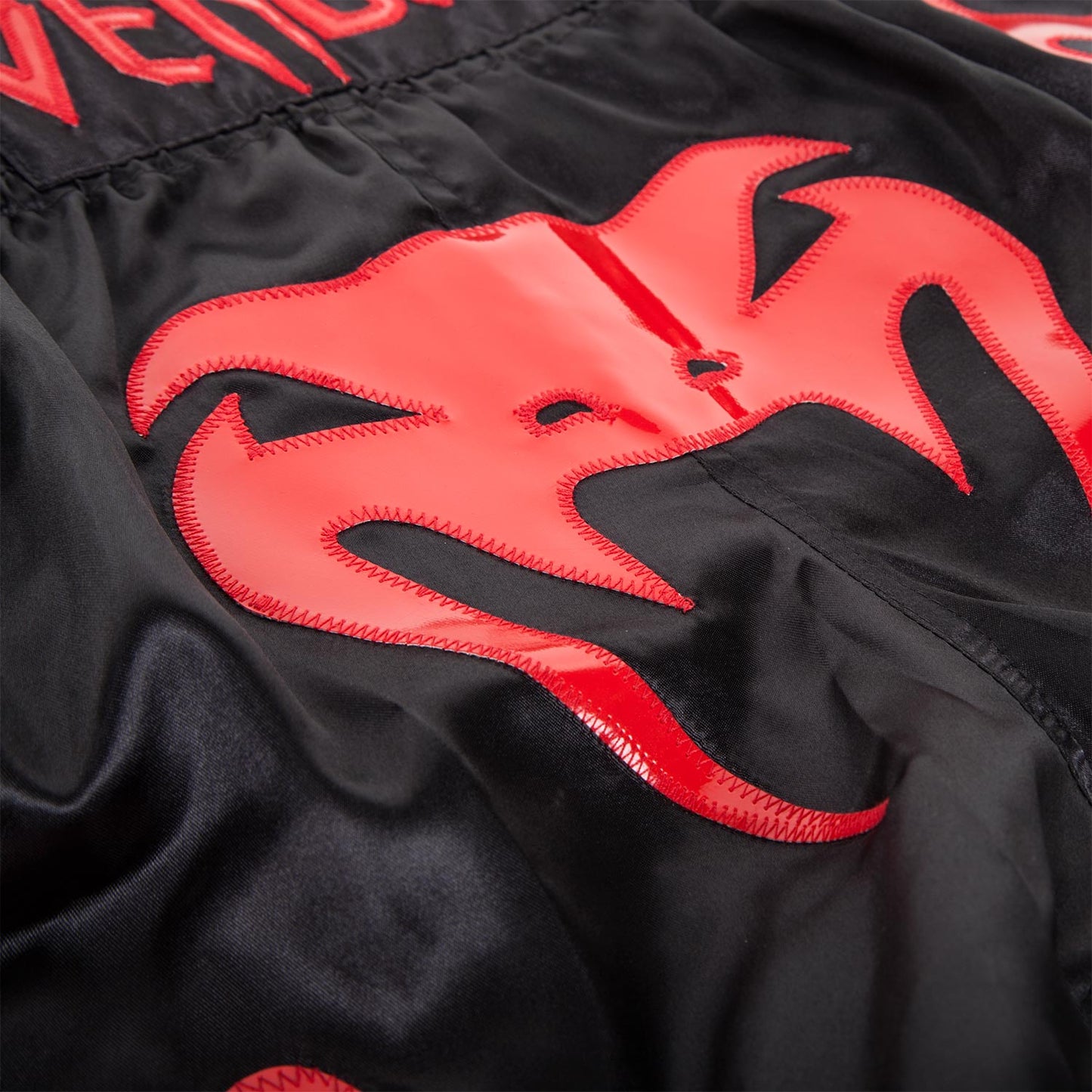 Venum Bangkok Inferno Muay Thai Shorts - Rode duivel