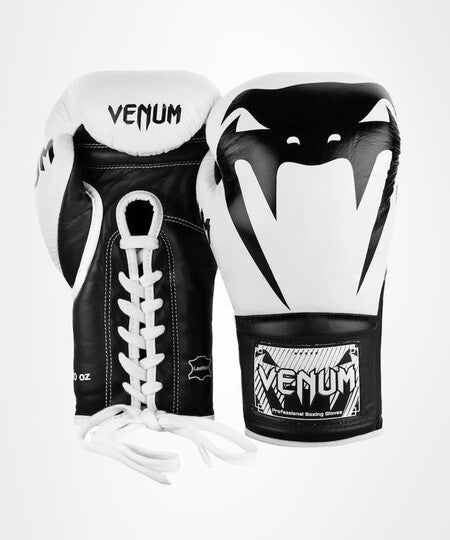 Venum Giant 2.0 Pro bokshandschoenen - met veters - Wit/Zwart