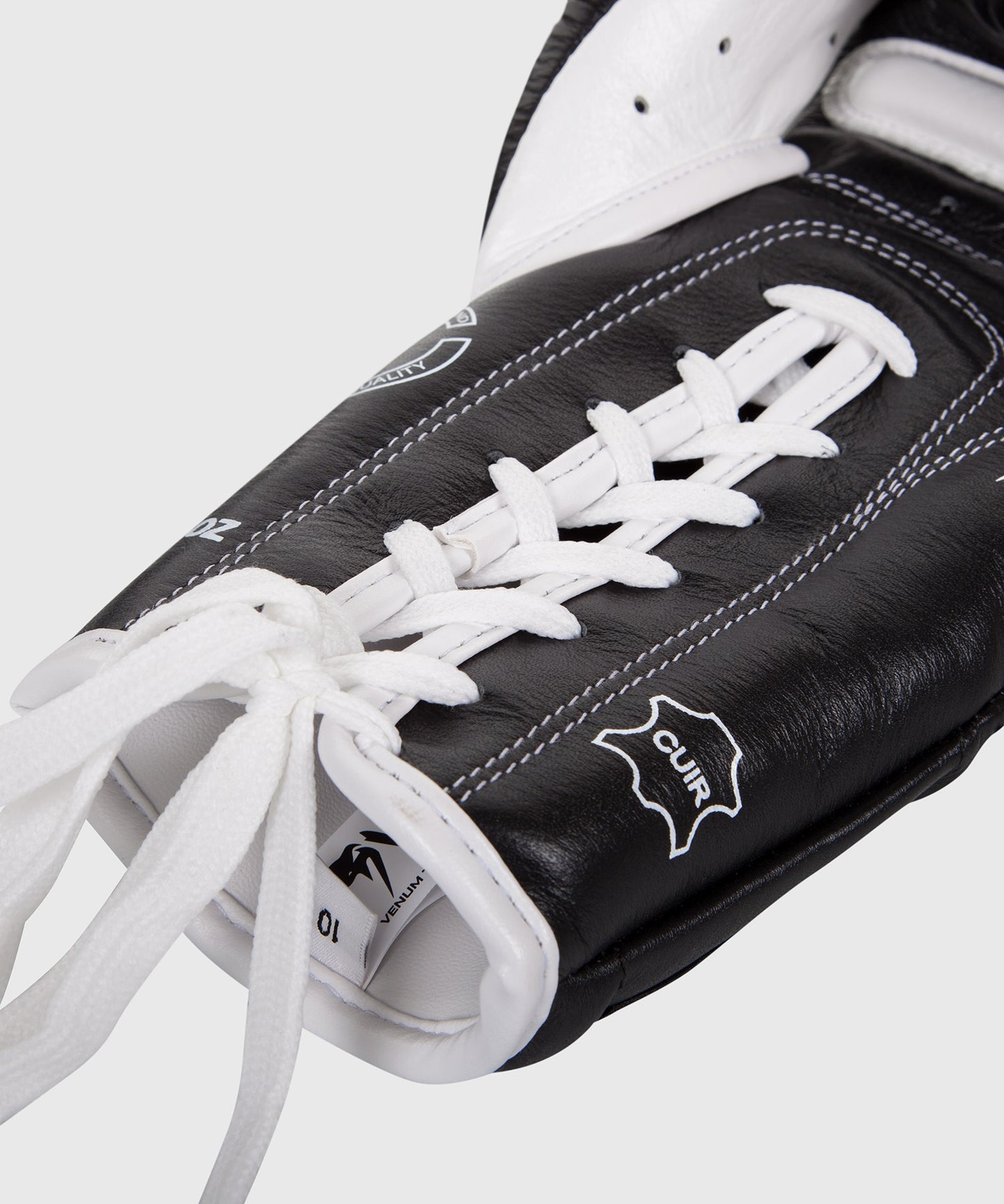 Venum Giant 3.0 Bokshandschoenen - nappaleer - met veters - Zwart