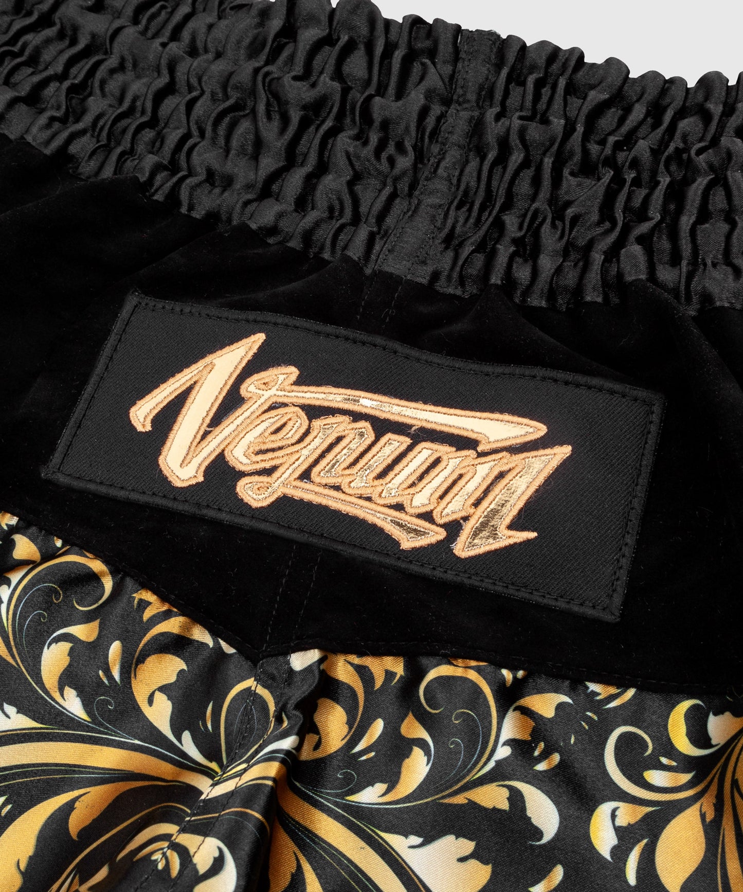 Venum Absolute Muay Thai Shorts - Zwart/Goud - Exclusief