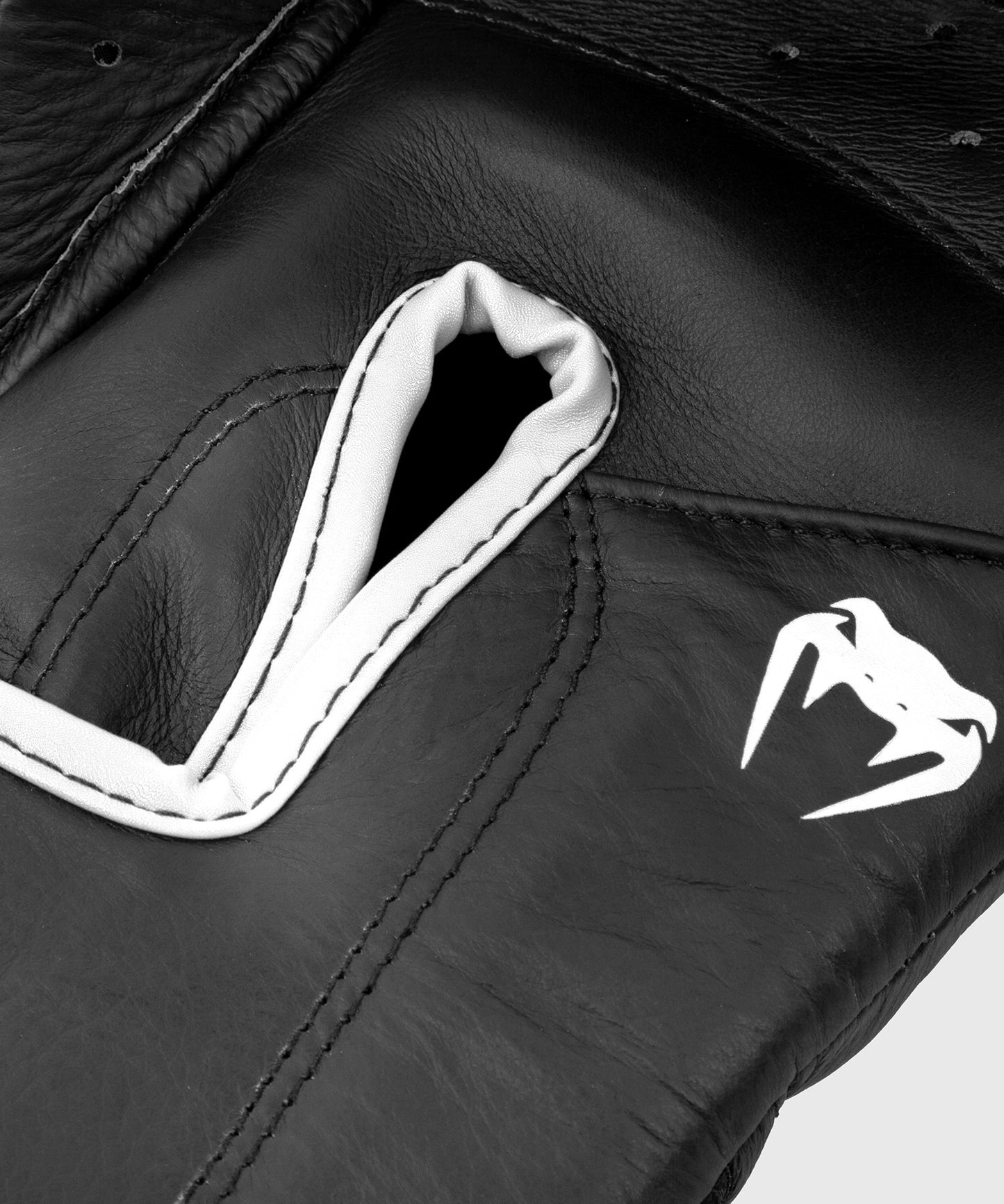 Venum Giant 2.0 Pro bokshandschoenen klittenband - Zwart/Wit