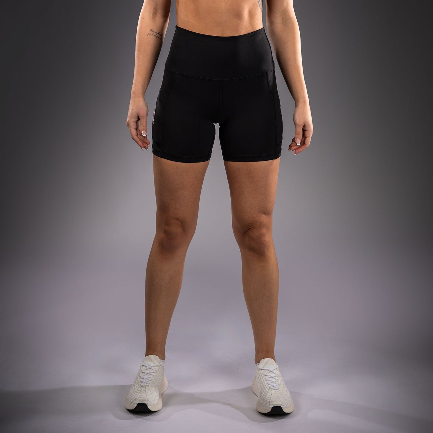 Venum Essential Compressieshorts voor dames - Zwart