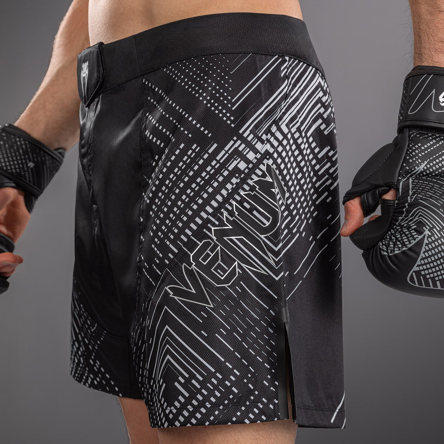Venum Midnight Fury Fightshorts – Zwart/Grijs/Zilver