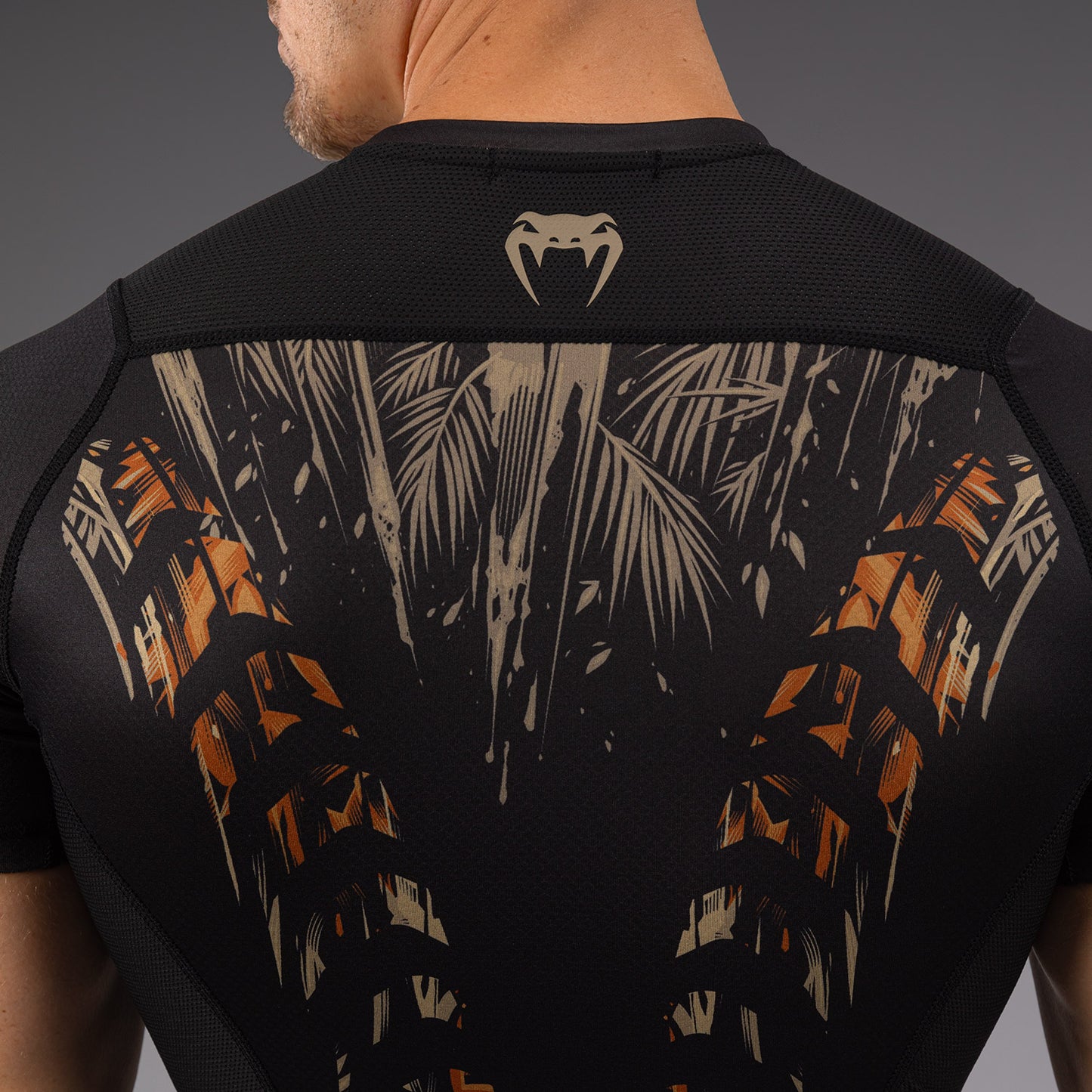 Venum Tiger Korte Mouw Rashguard - Zwart / Neon Oranje